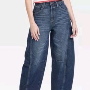 Women's High-Rise Curved Leg Ankle Jean Barrel Universal Thread